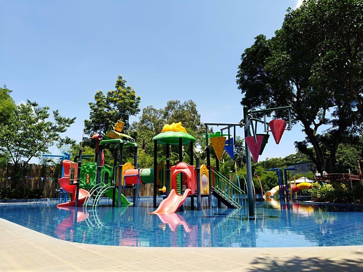 Loreland Farm Resort Antipolo Exterior foto